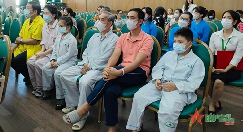 10 bệnh nhân vụ cháy chung cư mini ở Hà Nội được ra viện